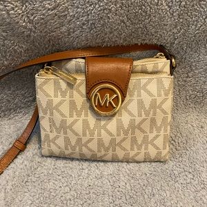 Michael Kors Crossbody purse
